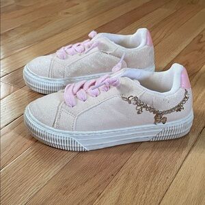 Jellypop Low Top Sneakers Girls 13 Pink Sparkly Lace Up Charm Chain Coquette